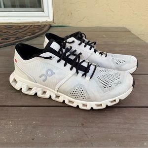 ON Cloud X Women’s Running Shoe White Black * Size 10